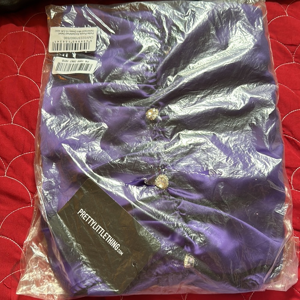 Petite Purple Embellished Detail Halterneck Bodycon
Dress Retails 68$ HPx4 - Picture 7 of 10